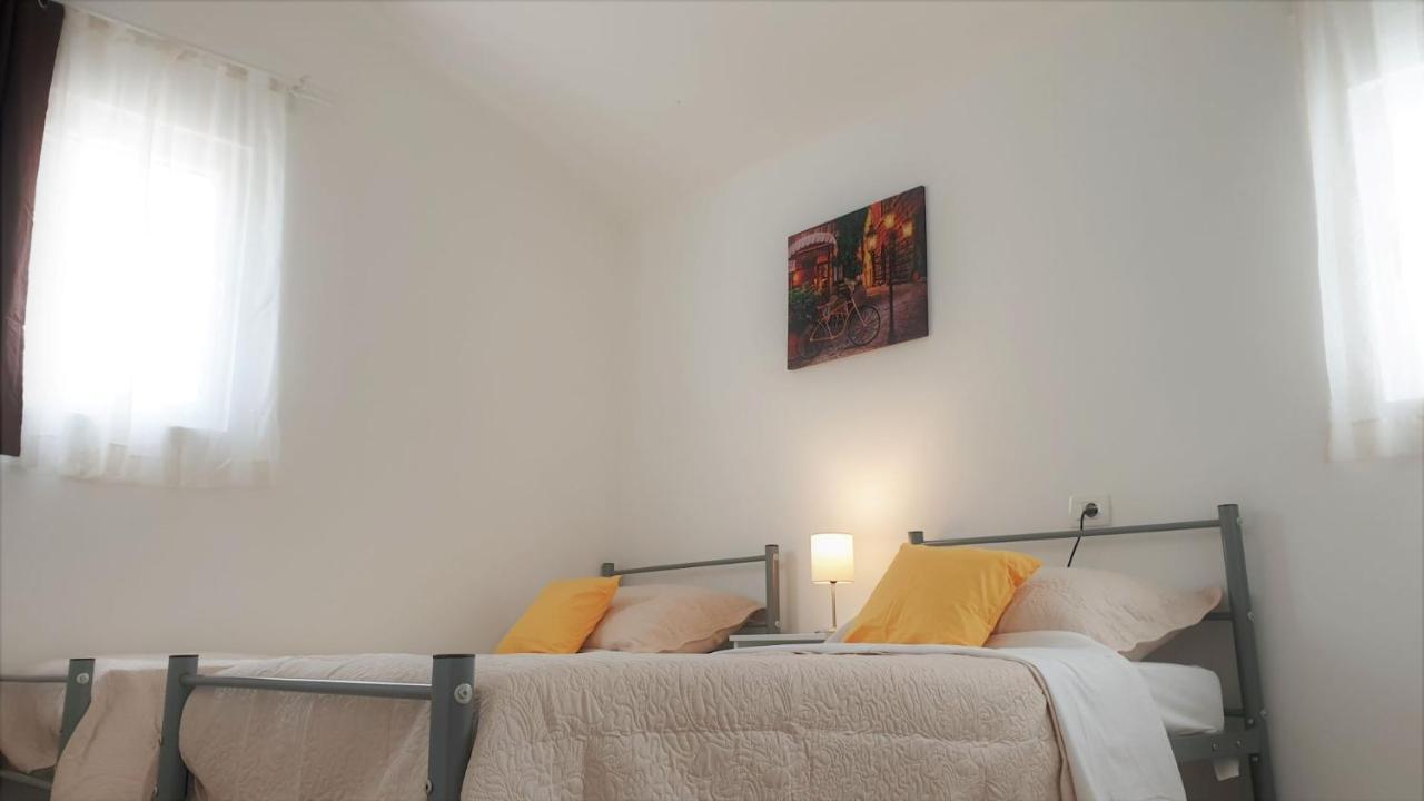 Apartments Solta Rogac Exterior photo