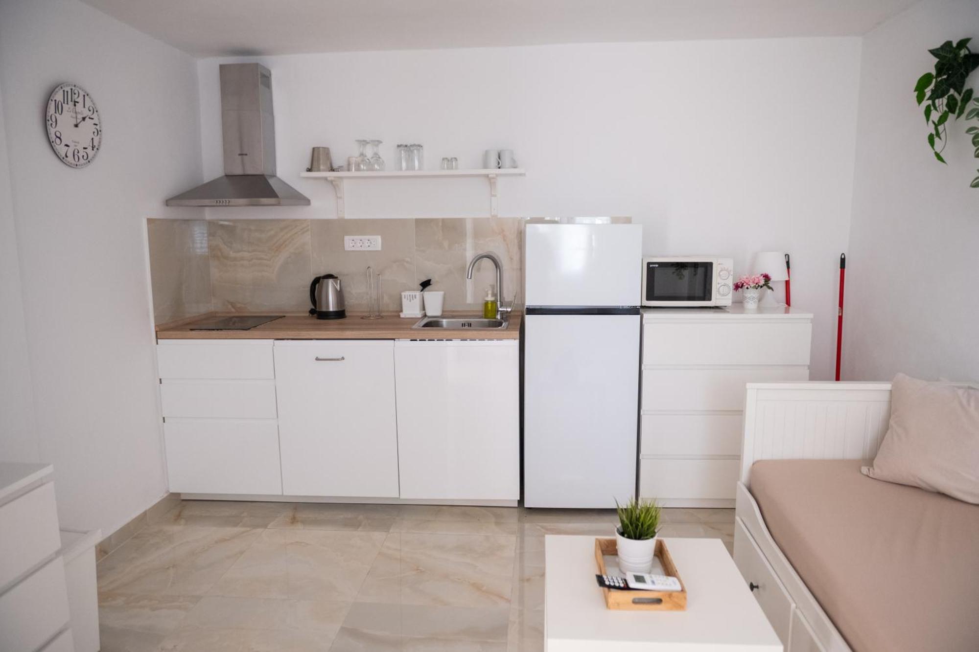 Apartments Solta Rogac Exterior photo