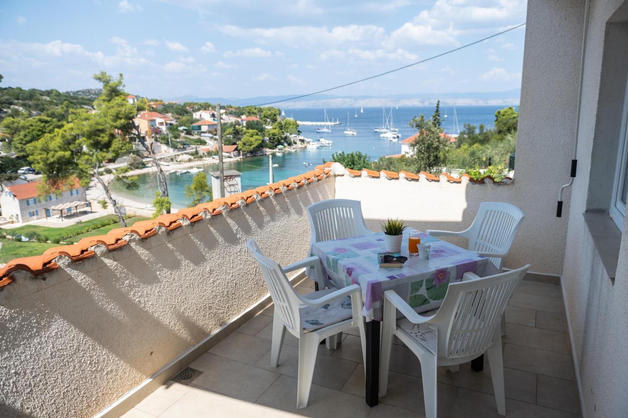 Apartments Solta Rogac Exterior photo